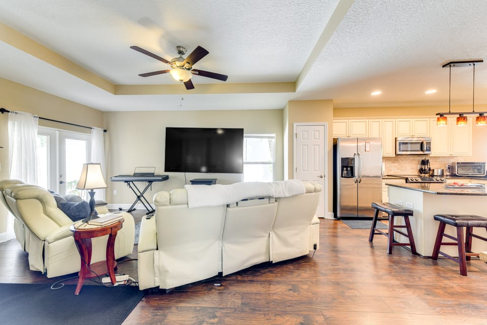 5 Mi to Beach: Family Retreat in Sarasota! House in Vamo