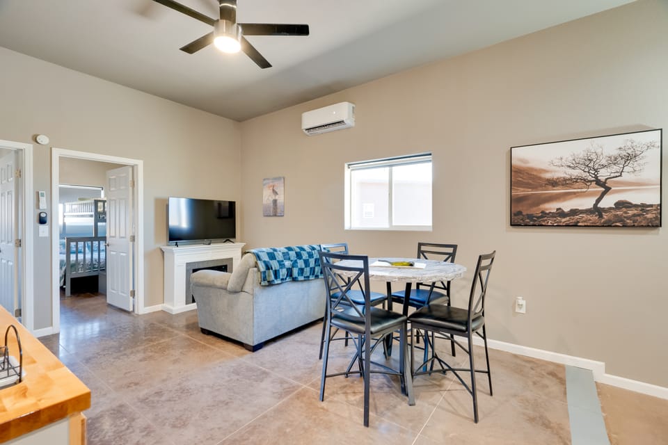 Walk to Wineries: Elgin Wine Country Retreat! House in Arizona