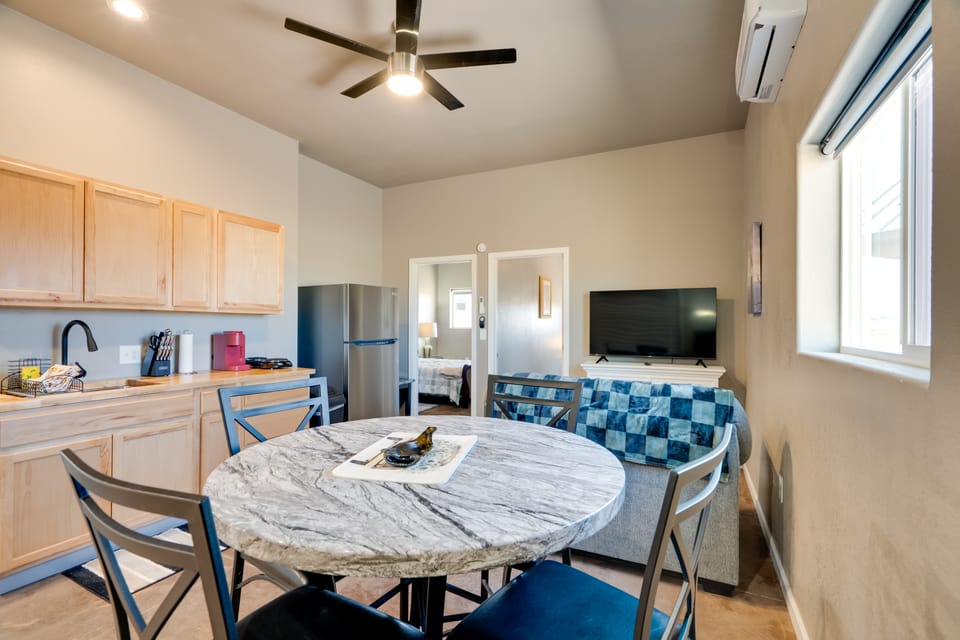 Walk to Wineries: Elgin Wine Country Retreat! House in Arizona