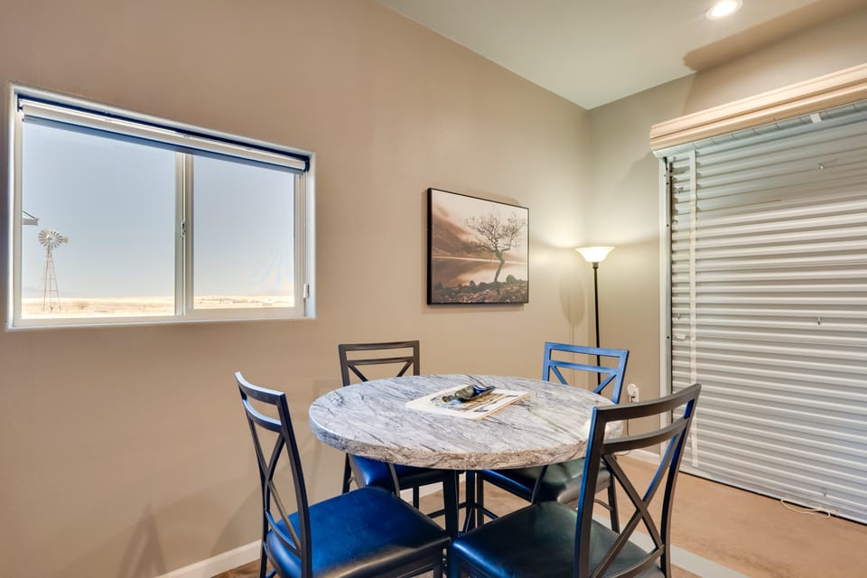 Walk to Wineries: Elgin Wine Country Retreat! House in Arizona