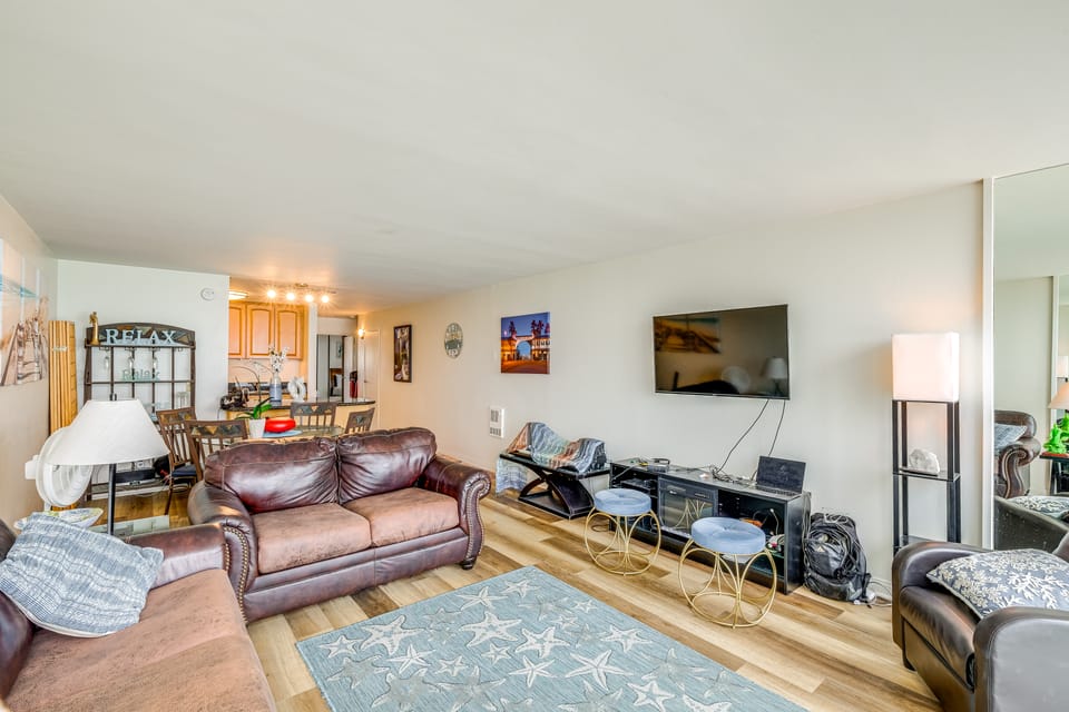 Oceanfront San Diego Getaway: Steps to Beach! Apartment in Pacific Beach