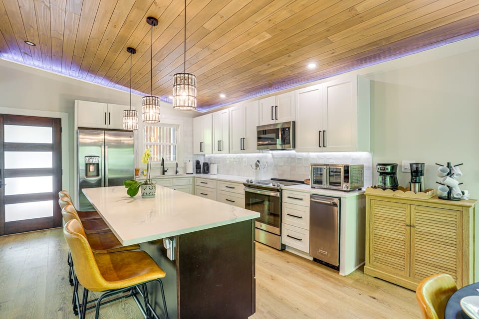 Lake Lanier Living! Retreat w/ Dock, Deck & Sauna House in Gainesville