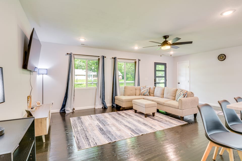 Yard w/ Patio: Family-Friendly Home in Lamar! House in Ozark Mountains