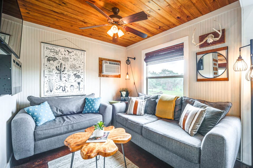 8 Mi to Dtwn Wimberley: Cabin Retreat on 5 Acres! House in Rio Grande