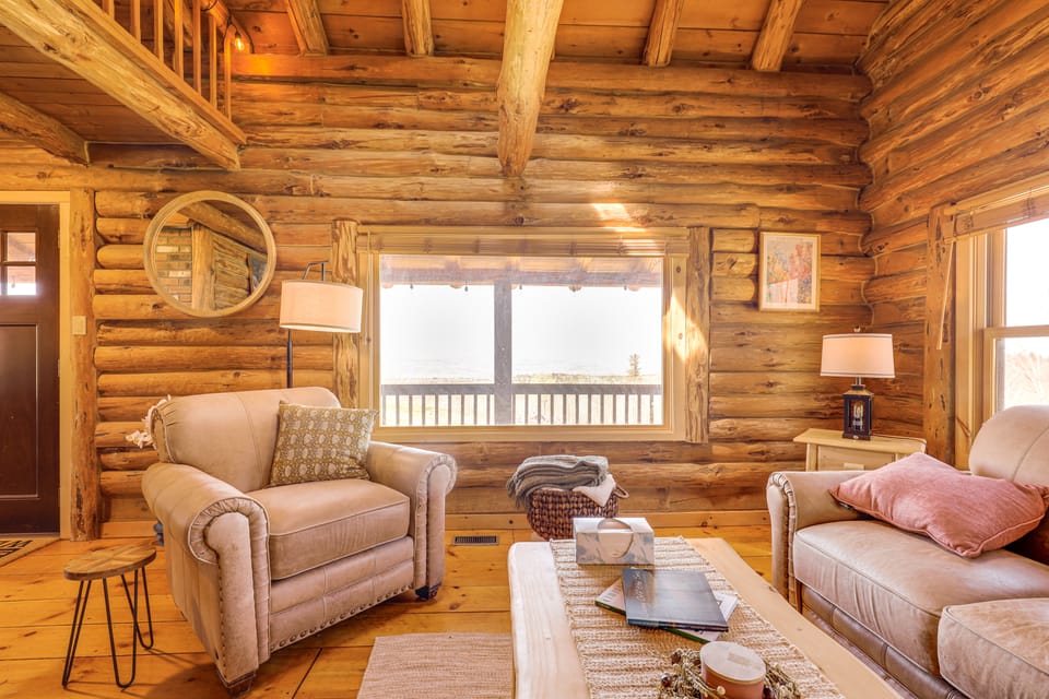 Furnished Deck + Views: Walpole Cabin Retreat House in Vermont