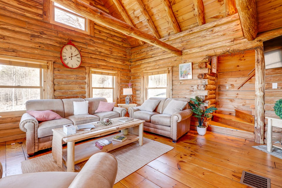 Furnished Deck + Views: Walpole Cabin Retreat House in Vermont
