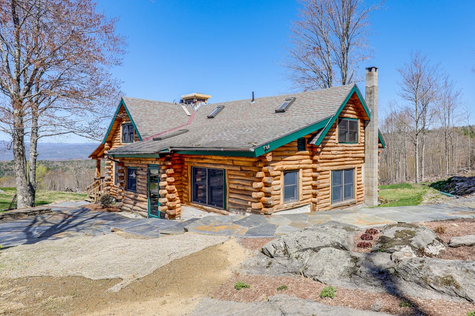 Furnished Deck + Views: Walpole Cabin Retreat House in Vermont