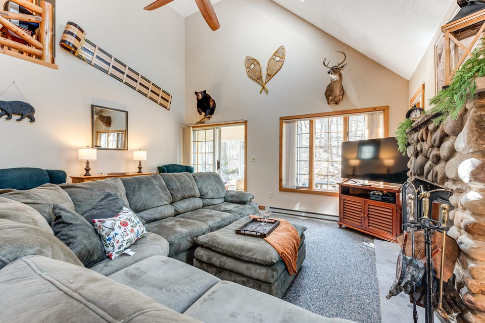 Access to Jack Frost Ski Resort: Home w/ Hot Tub House in Kidder Township