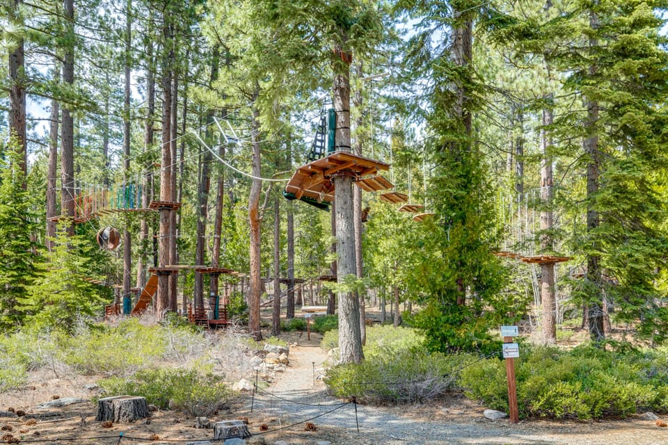 Hike, Sled & Ski! Cozy Tahoe City Condo w/ Hot Tub Apartment in Tahoe City