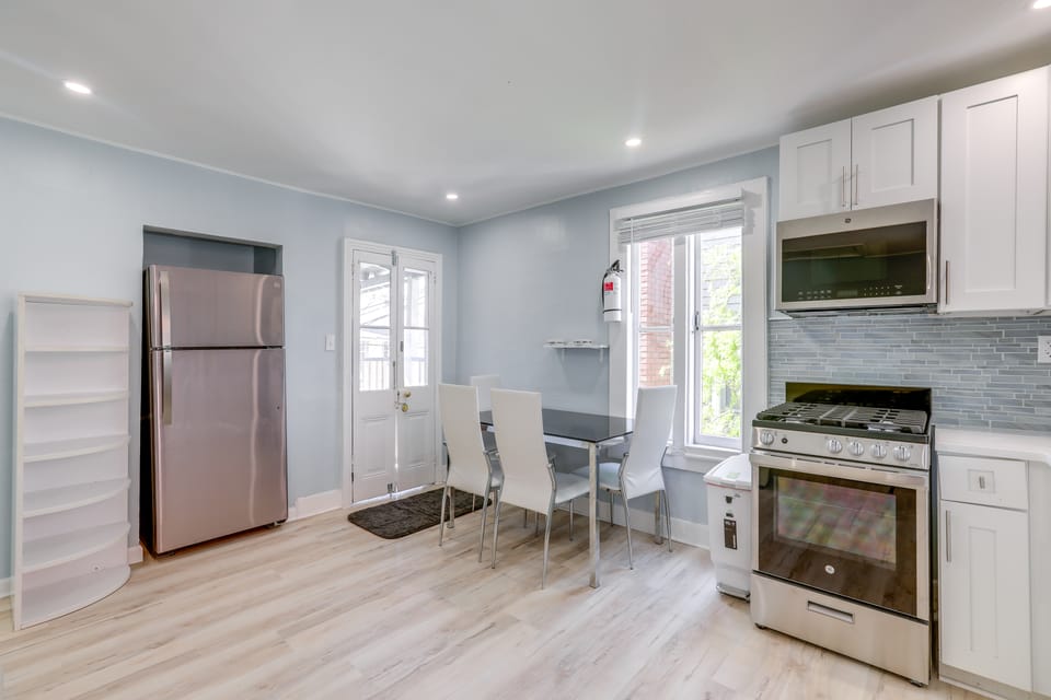 2 Blocks to Beach: Sunny Ocean Grove Apartment Apartment in Ocean Grove