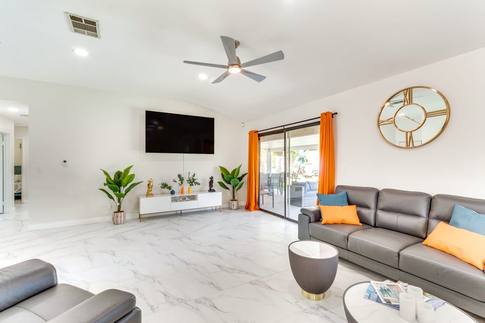 Game Room, Hot Tub & Mtn Views: Palm Springs Gem House in Palm Springs