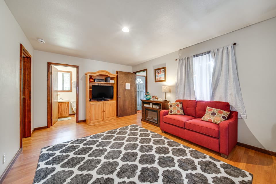 2 Mi to Hawaii Volcanoes Nat'l Park: Tranquil Home House in Volcano