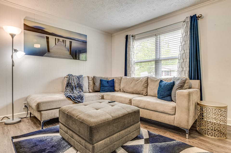 8 Mi to Dtwn Indianapolis: Family Home w/ Yard! House in Pike Township