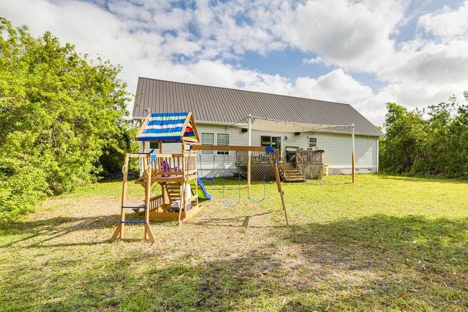 Remote-Work Friendly: Lehigh Acres Family Home House in Lehigh Acres