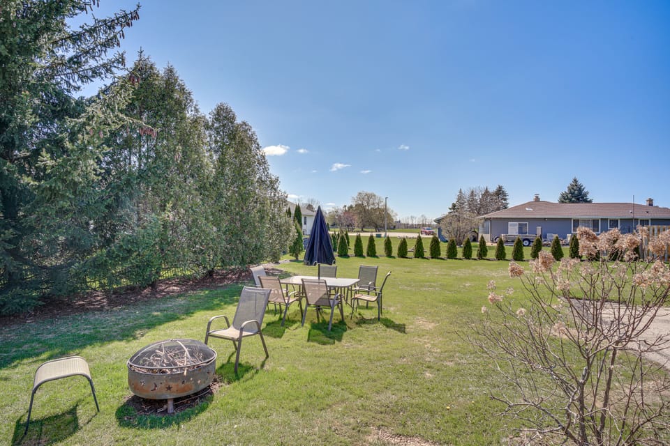 9 Mi to Shore: Home w/ Hot Tub in Howards Grove! House in Wisconsin