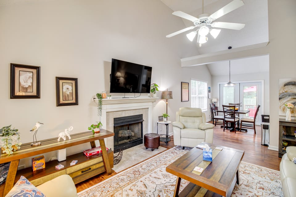 Deck & Yard: Savannah Area Retreat! House in Pooler