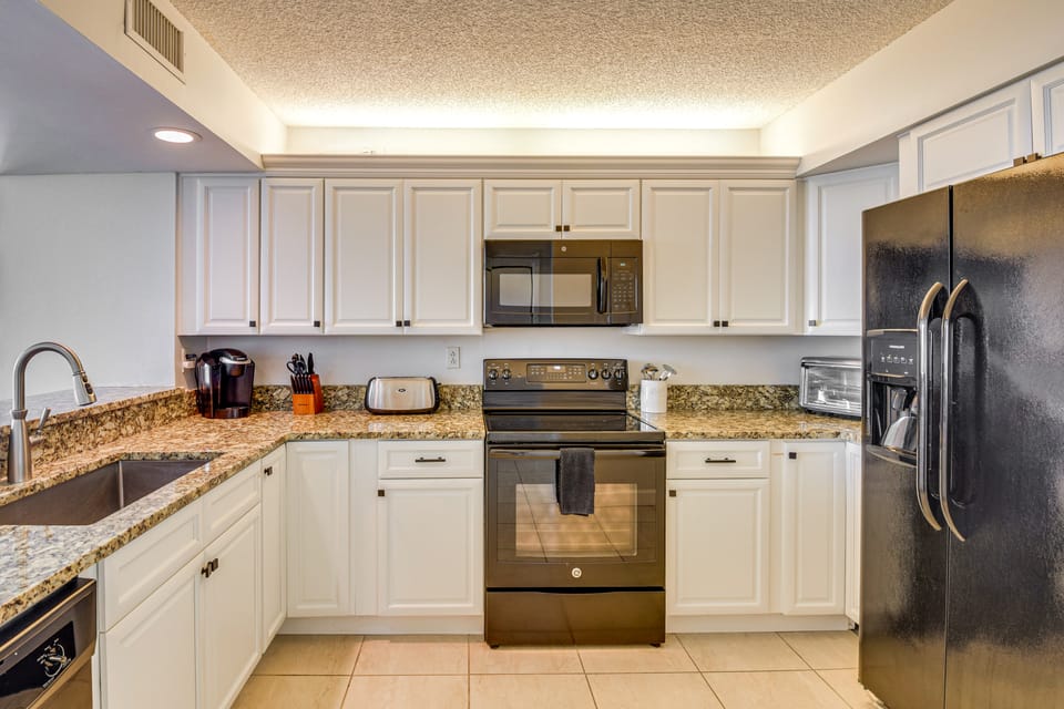 Ocean-View Getaway! Family Condo in Daytona Beach Apartment in Florida