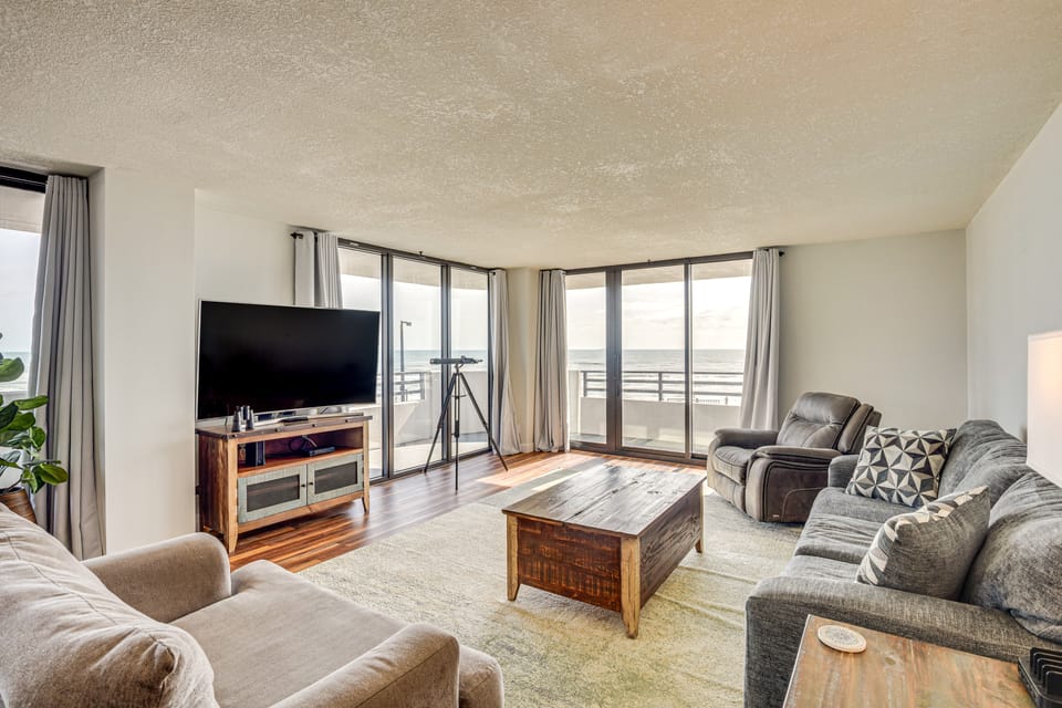 Ocean-View Getaway! Family Condo in Daytona Beach Apartment in Florida