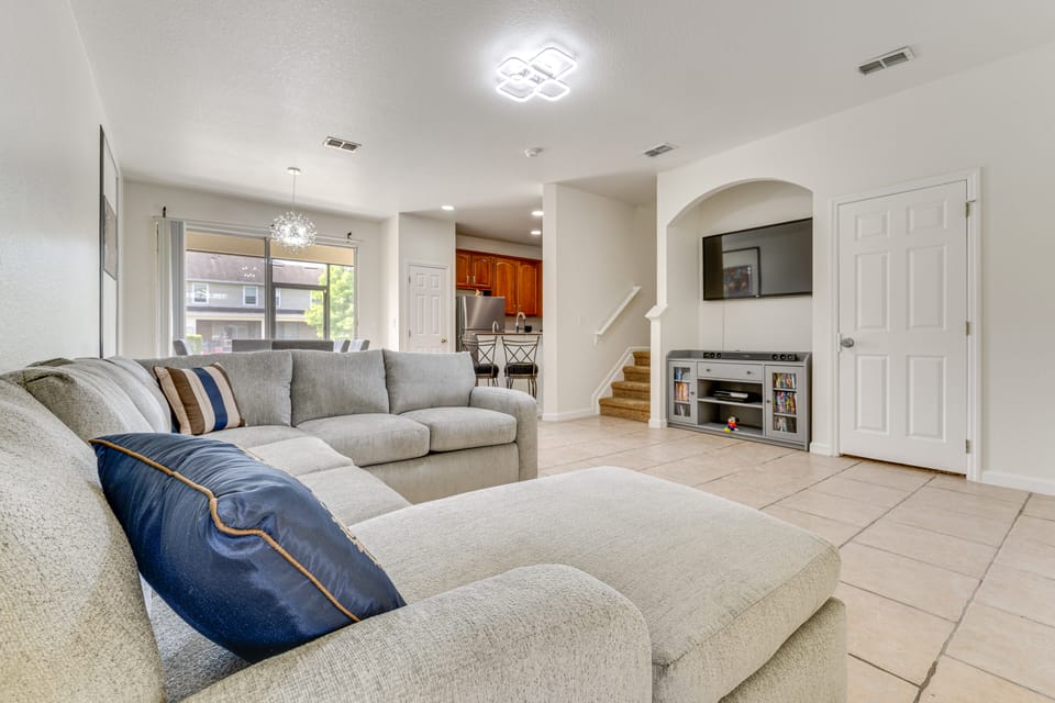 Pool, Hot Tub & Theatre Access: Kissimmee Gem Apartment in Poinciana