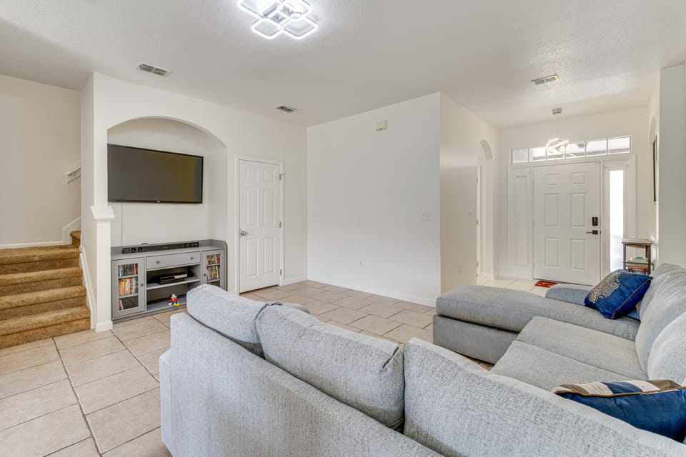 Pool, Hot Tub & Theatre Access: Kissimmee Gem Apartment in Poinciana