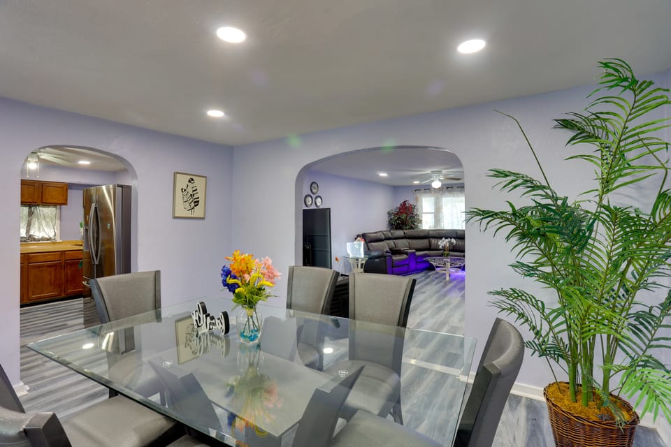 9 Mi to Hersheypark: Spacious Home w/ Deck Apartment in Pennsylvania