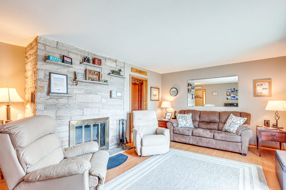 Private Dock, Deck & Yard: Deerskin Lake Retreat! Cottage in Wisconsin