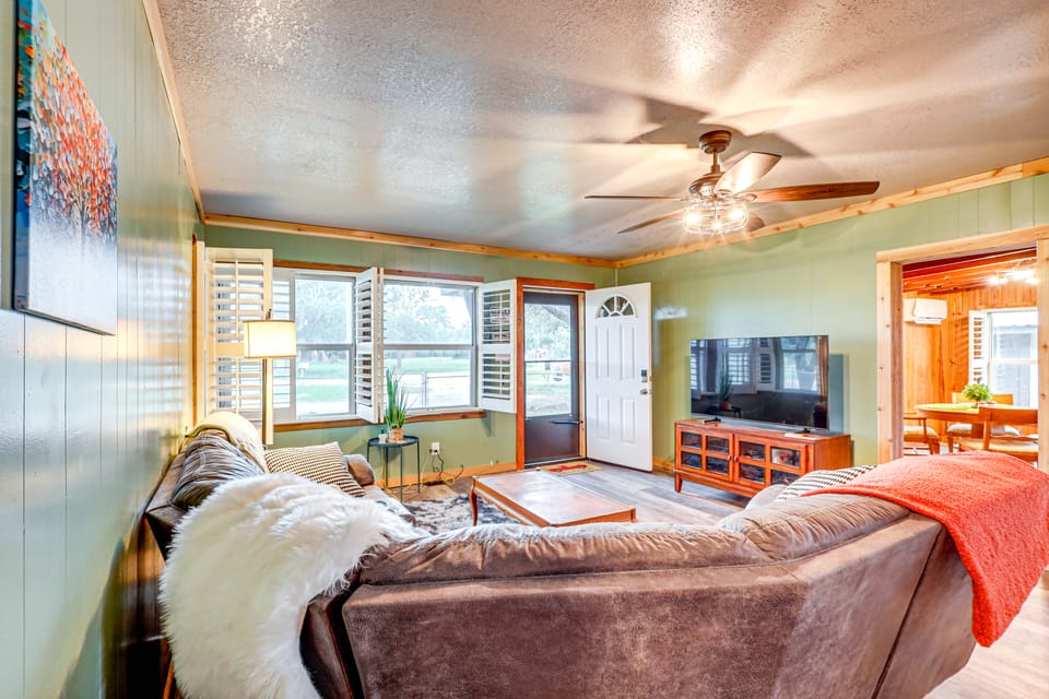 Deck, Hot Tub & Lake View: Brownwood Home! House in Texas