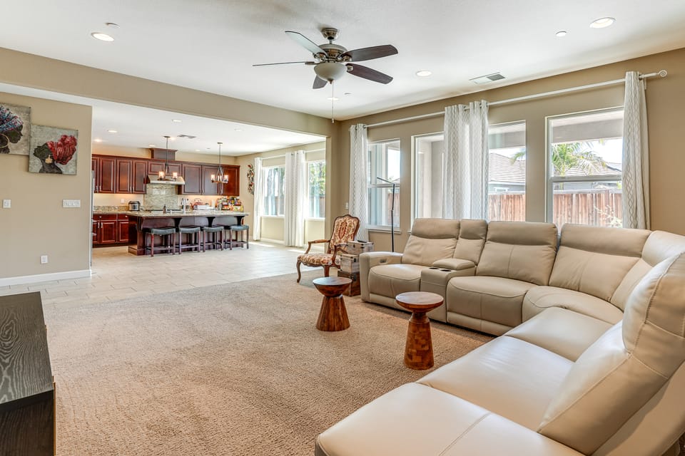 4 Mi to The Streets of Brentwood: Home w/ Fire Pit House in San Francisco Bay Area