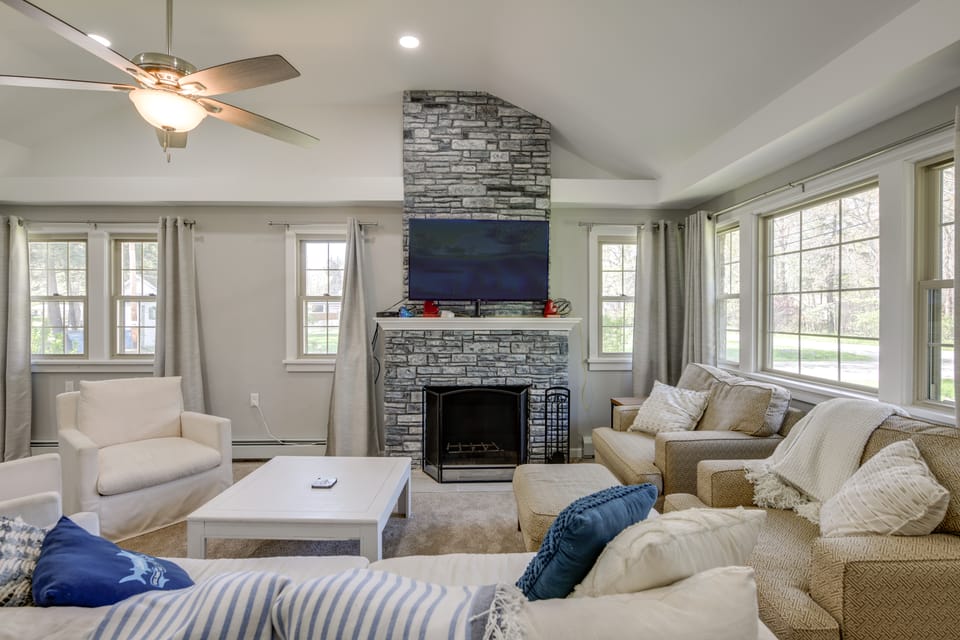 1 Mi to Lake Erie: Family-Friendly Angola Home! House in Lake Erie