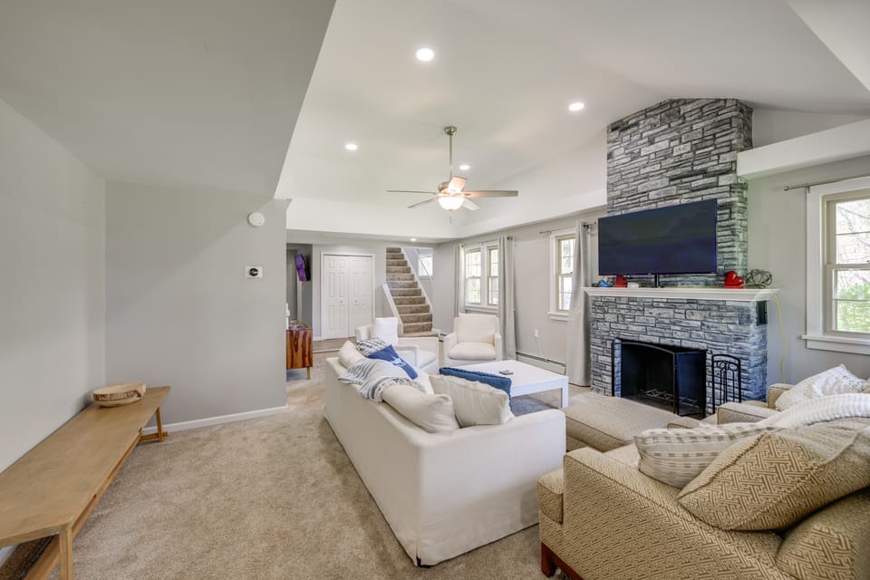 1 Mi to Lake Erie: Family-Friendly Angola Home! House in Lake Erie