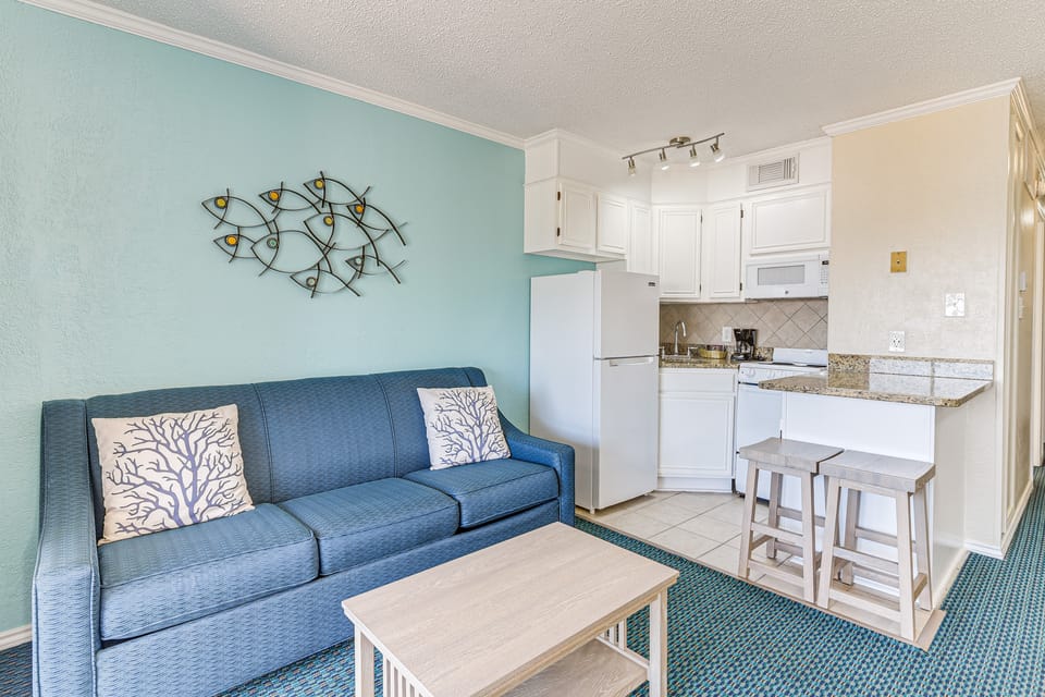 Steps to Babe’s Beach: Gulf Condo, Pool & Balcony Apartment in Galveston Island