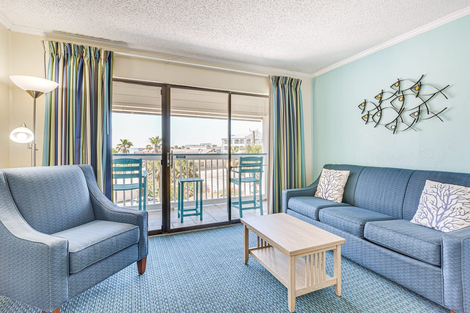 Steps to Babe’s Beach: Gulf Condo, Pool & Balcony Apartment in Galveston Island