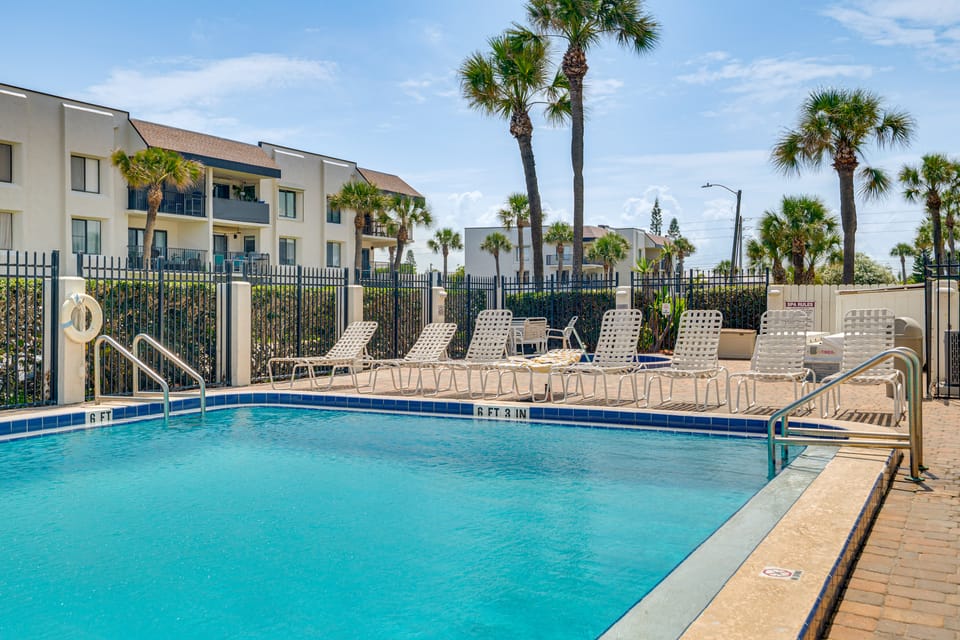 Pool Access: Beachfront Condo in Cape Canaveral! Apartment in Cape Canaveral
