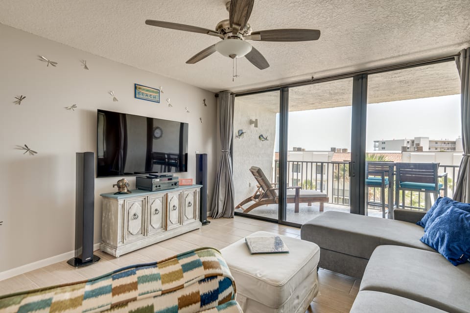 Pool Access: Beachfront Condo in Cape Canaveral! Apartment in Cape Canaveral