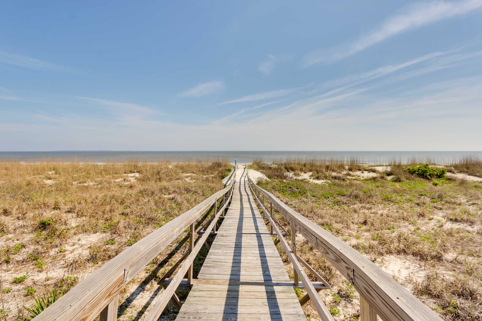 Oceanfront Condo in Harbor Island Community! Apartment in South Carolina
