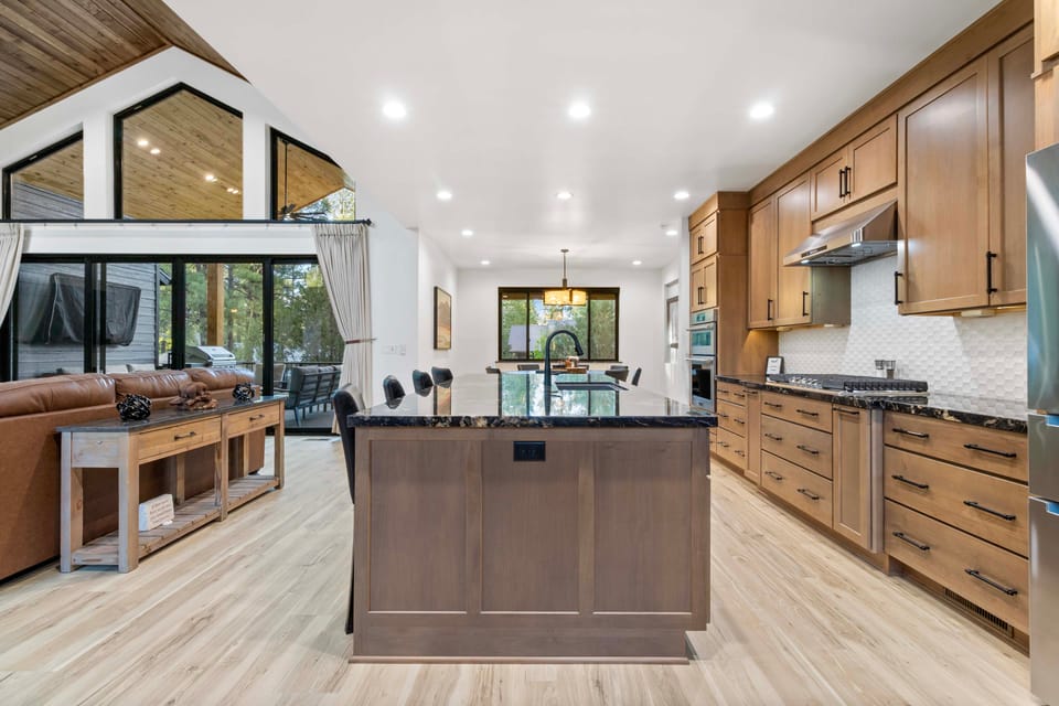 Torreon New Build w/ Deck & Outdoor Entertainment House in Show Low