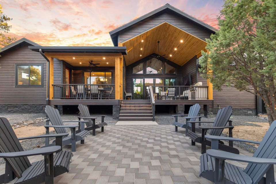 Torreon New Build w/ Deck & Outdoor Entertainment House in Show Low