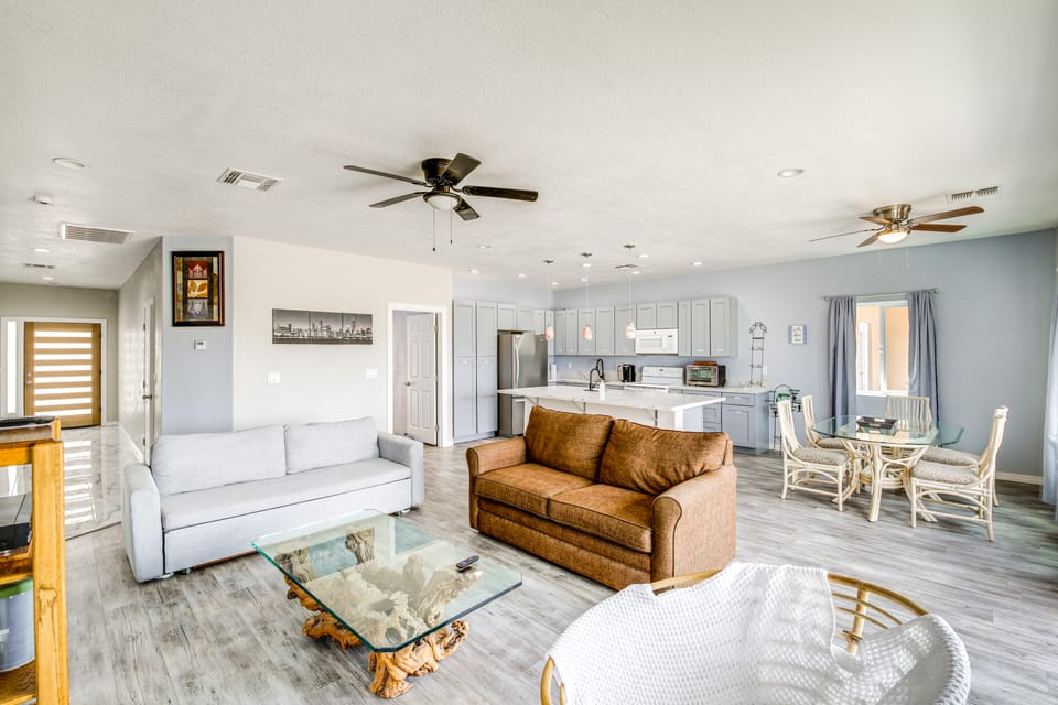 4 Mi to Casinos: Mtn-View Home in Bullhead City! House in Bullhead City