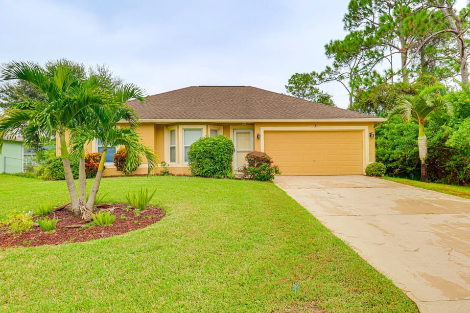 Pool & Fire Pit: Family-Friendly Palm Bay Home! House in Palm Bay