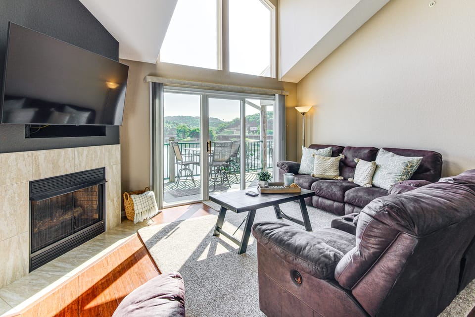 On-Site Lake of the Ozarks Access: Camdenton Condo Apartment in Ozark Mountains