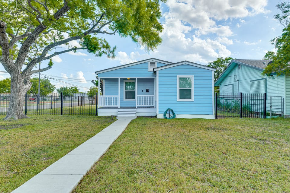 3 Mi to Beach: Family Home in Corpus Christi! House in Nueces County