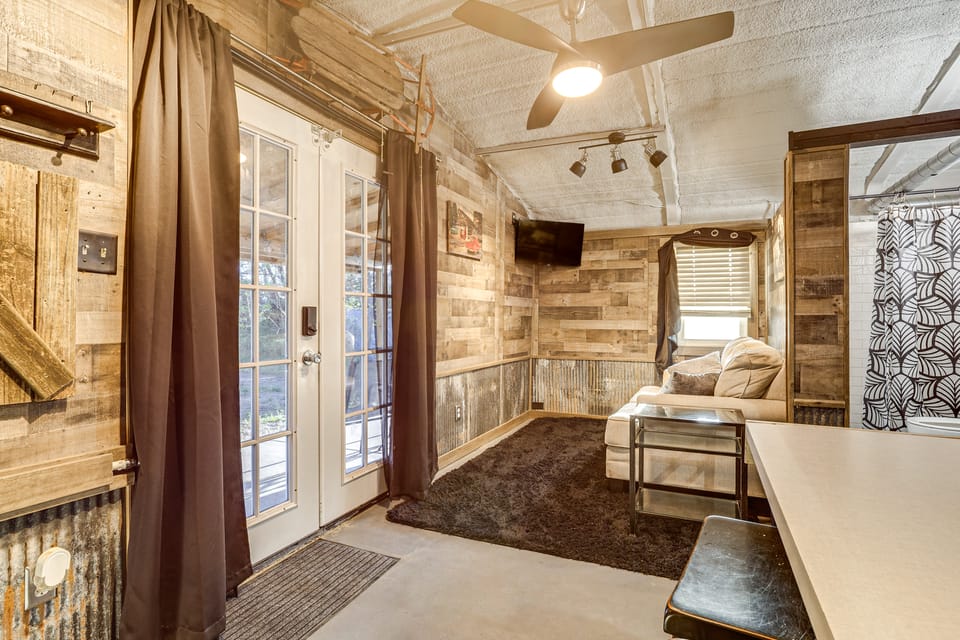Peaceful Cabin Retreat Near Prairie Band Casino Apartment in Kansas