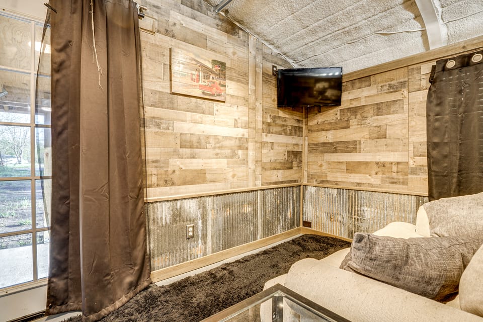 Peaceful Cabin Retreat Near Prairie Band Casino Apartment in Kansas