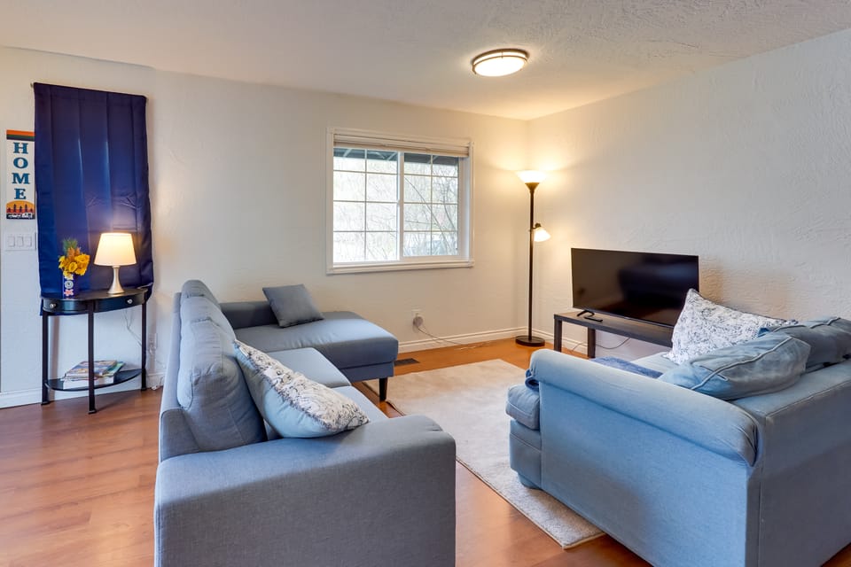3 Mi to Alaska Zoo: Family Home in Anchorage! House in Abbott Loop