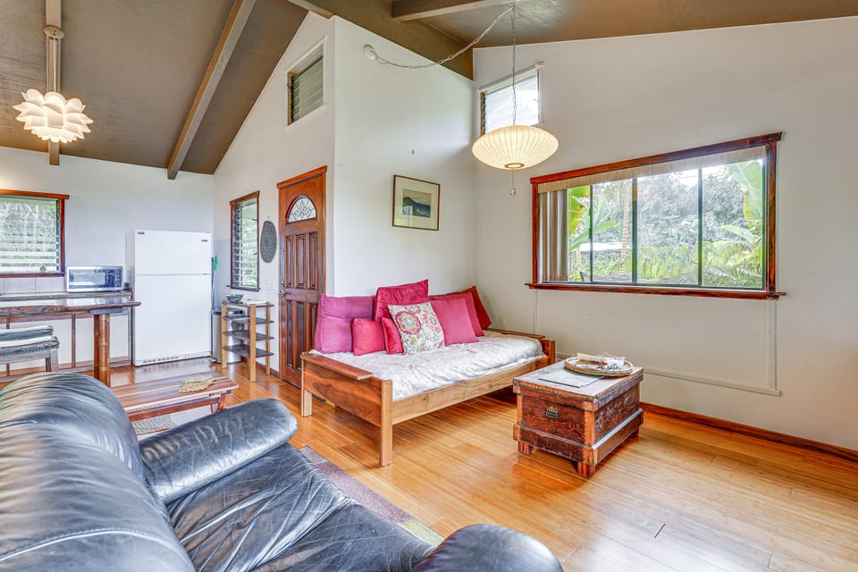 2 Mi to Beach & Kona Coffee: Big Island Escape! House in Holualoa