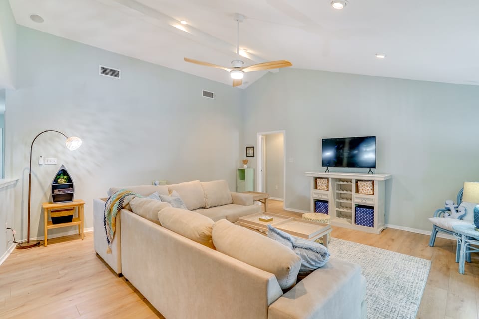 5 Mi to Historic Granbury Square: Lakefront Escape House in Texas