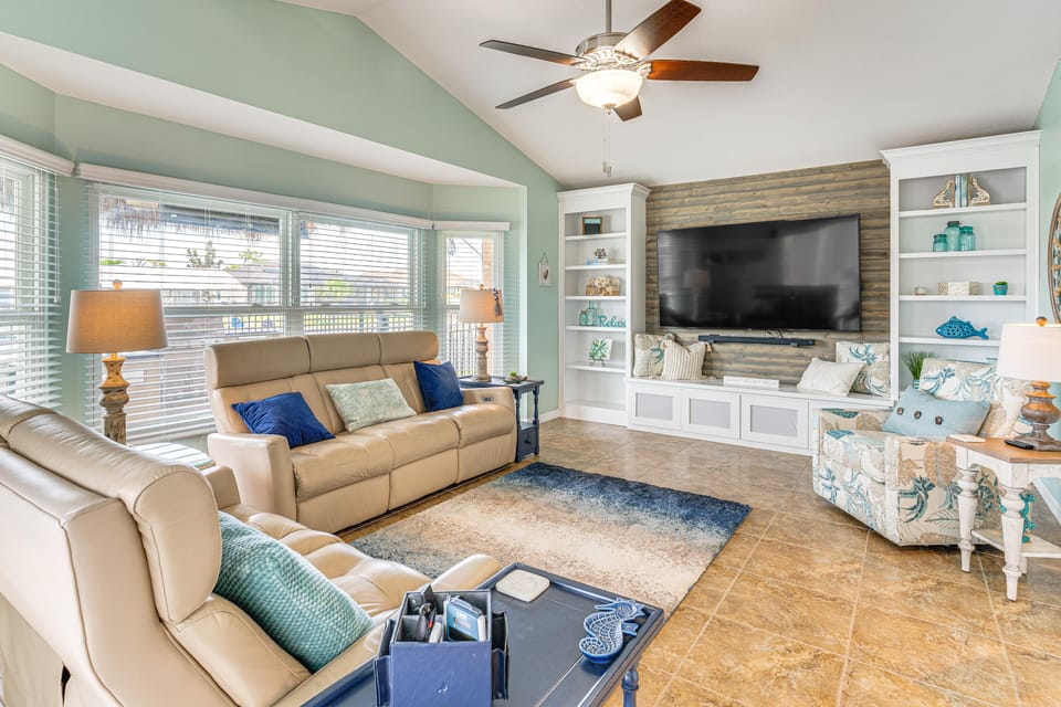 Dock & Lanai! Waterfront Oasis Near Boca Grande House in South Gulf Cove