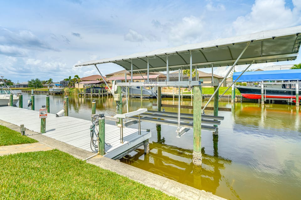 Dock & Lanai! Waterfront Oasis Near Boca Grande House in South Gulf Cove