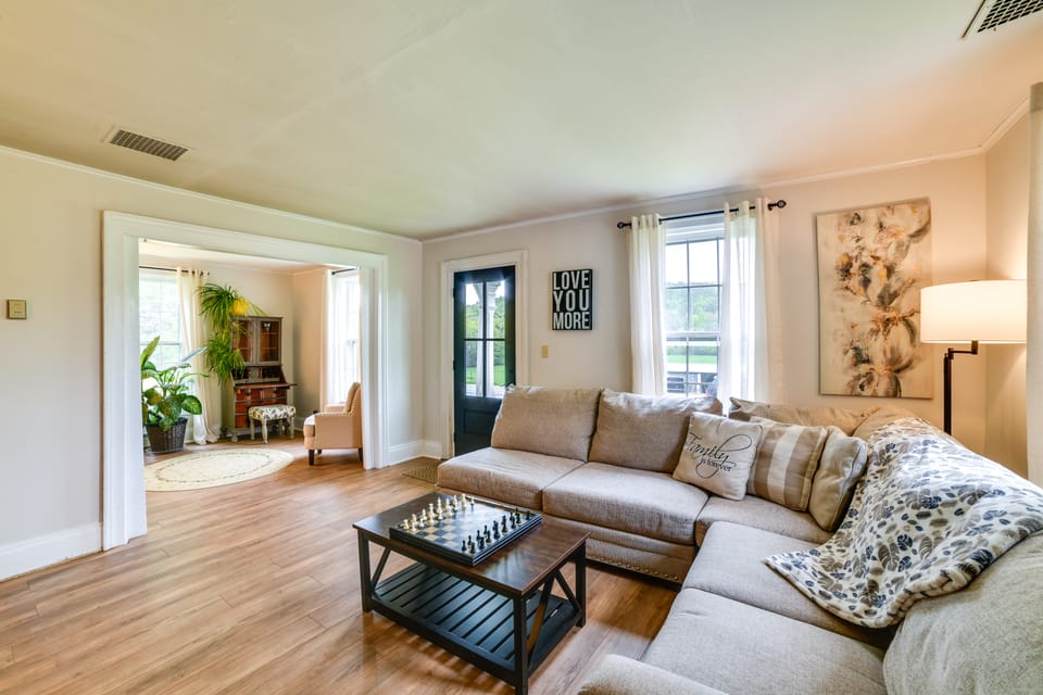 Hike & Baseball Near Cooperstown: Home on 30 Acres House in Capital District, NY, USA