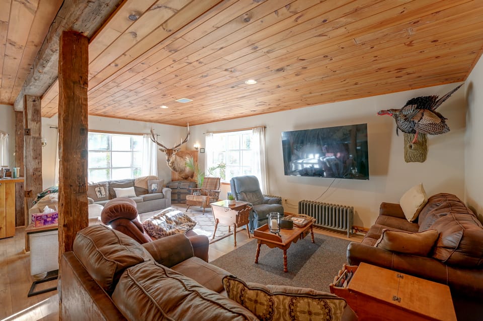Dog-Friendly! Near Cooperstown, Hiking & Golfing House in Hudson Valley